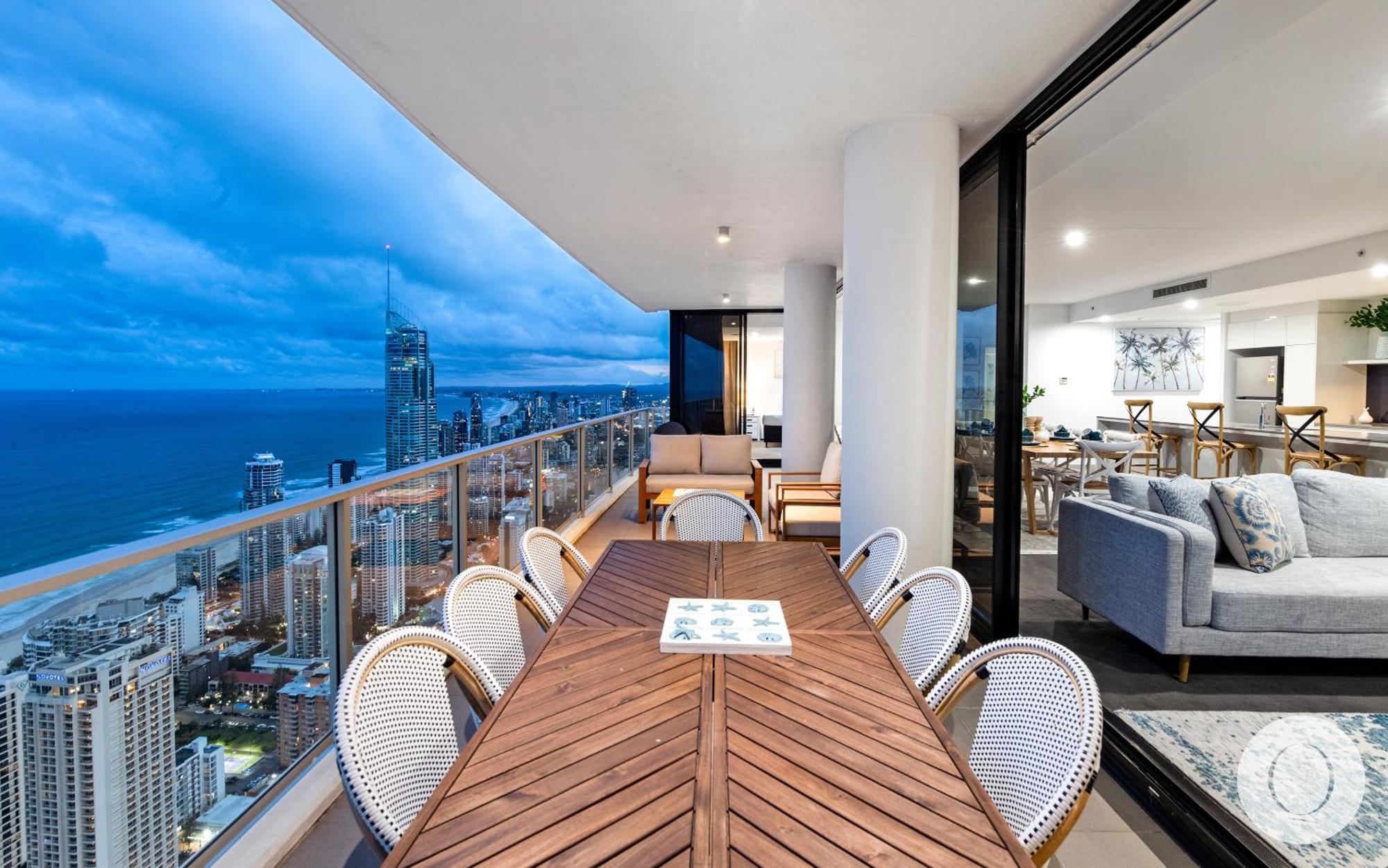 5 Bedroom Executive Sub Penthouse In The Heart Of Surfers With Full Ocean Views - Sleeps 12 - Circle On Cavill Amazing!! โกลด์โคสต์ ภายนอก รูปภาพ