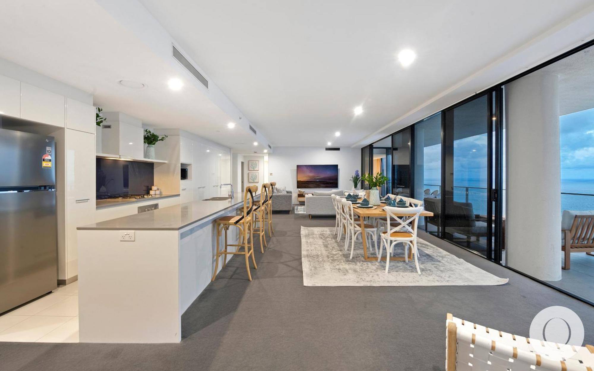 5 Bedroom Executive Sub Penthouse In The Heart Of Surfers With Full Ocean Views - Sleeps 12 - Circle On Cavill Amazing!! โกลด์โคสต์ ภายนอก รูปภาพ