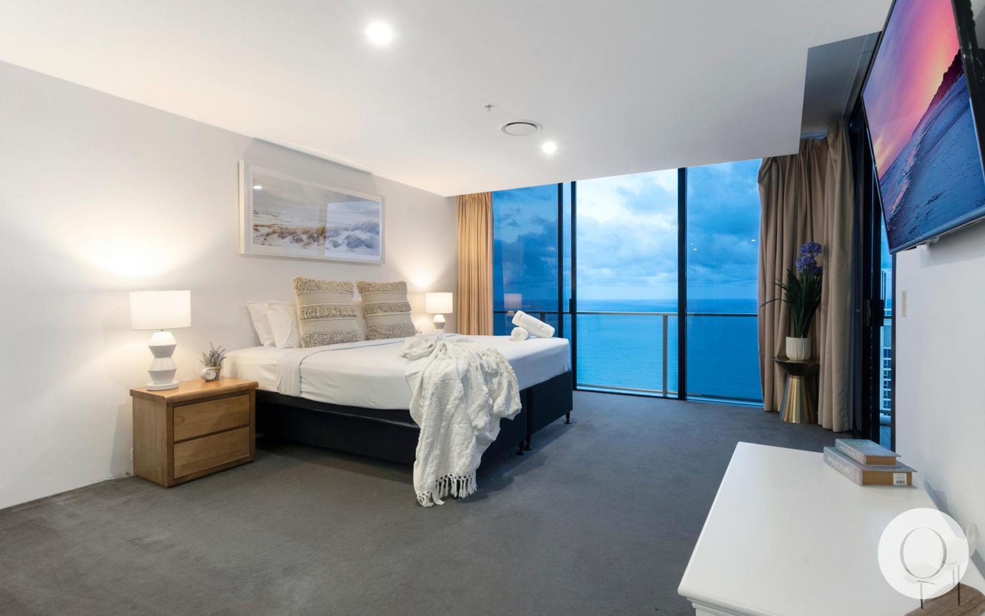 5 Bedroom Executive Sub Penthouse In The Heart Of Surfers With Full Ocean Views - Sleeps 12 - Circle On Cavill Amazing!! โกลด์โคสต์ ภายนอก รูปภาพ